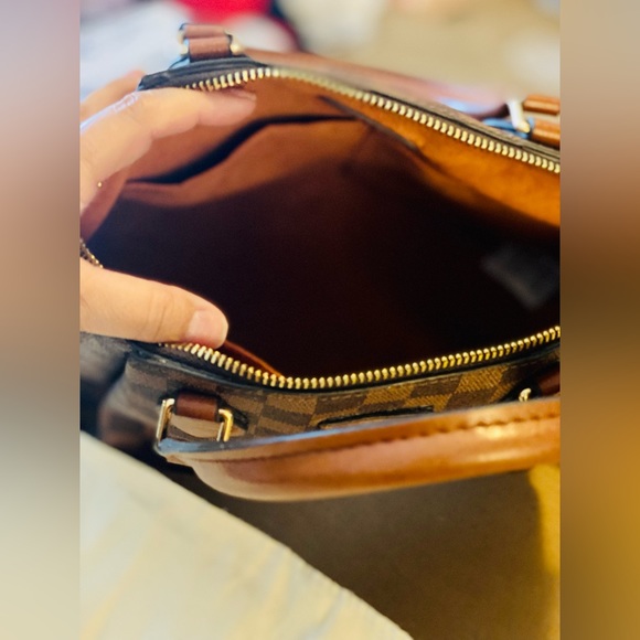 Beautiful Handbag ๐๐๐ - Picture 3 of 9